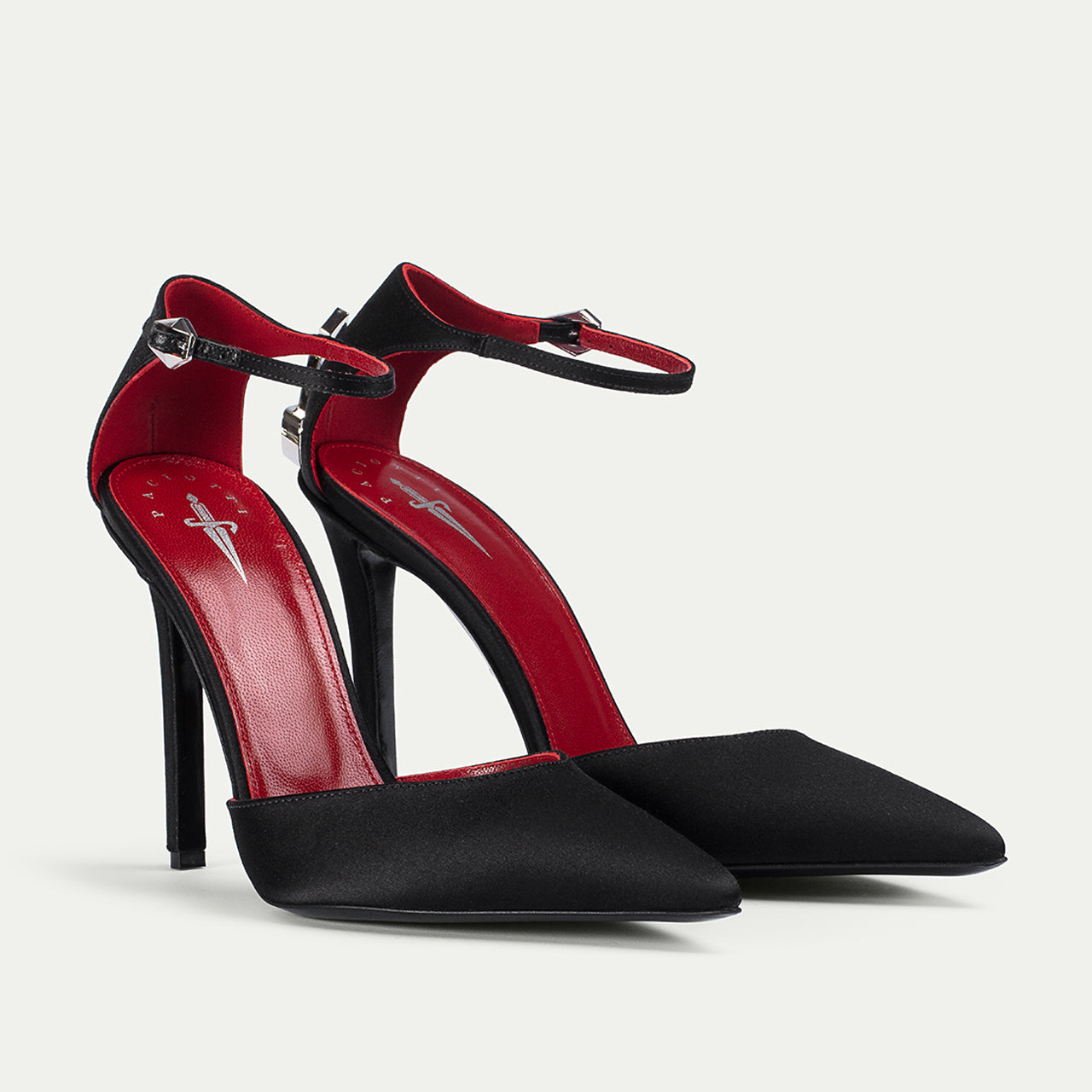 DAGGER HEEL