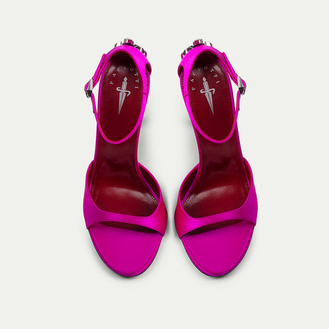 DAGGER HEEL
