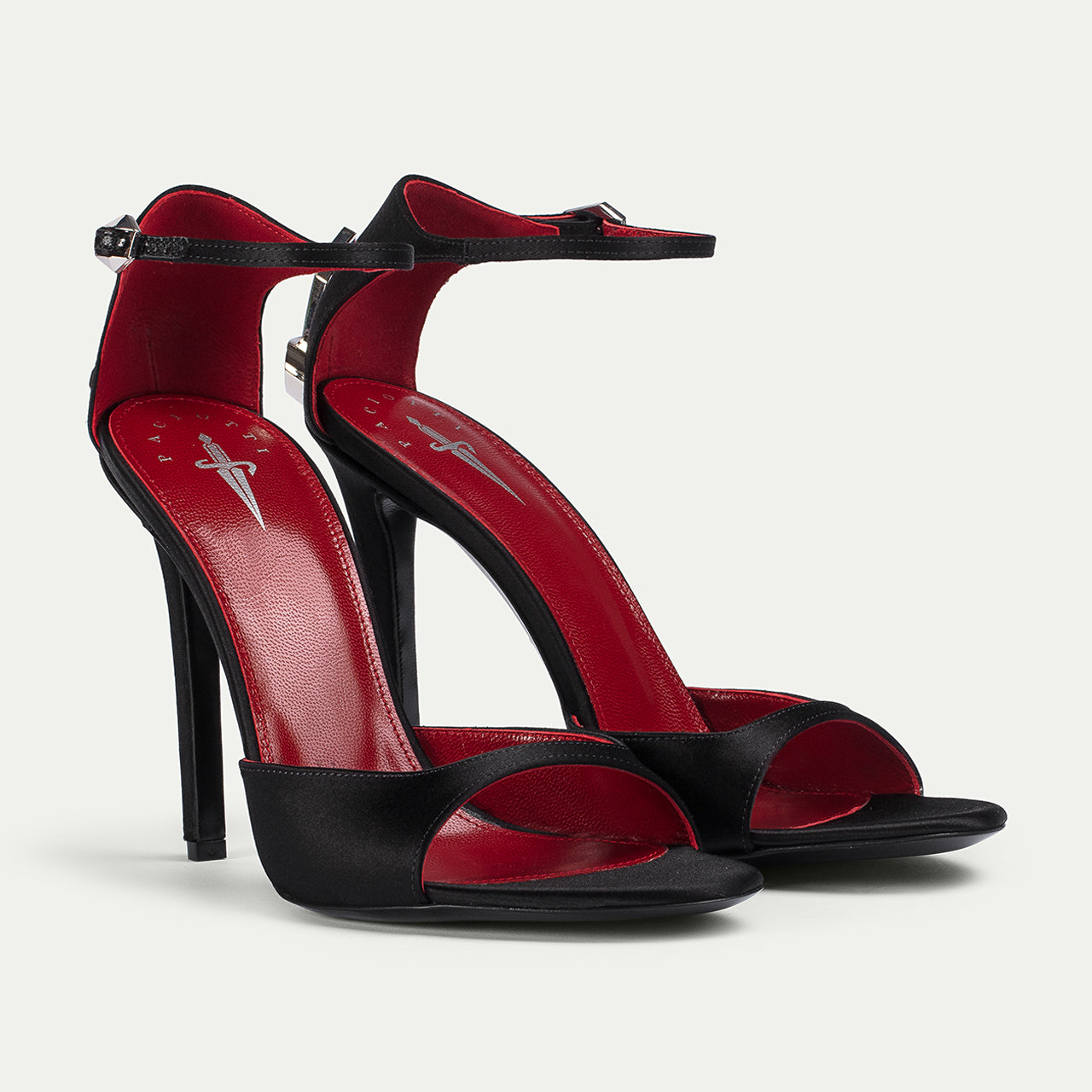 DAGGER HEEL