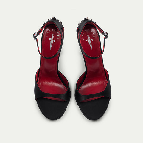 DAGGER HEEL